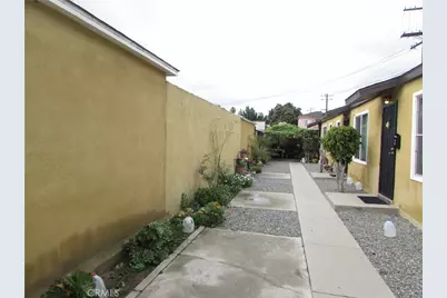 5115 Loma Vista, Maywood, CA 90270 - Photo 13