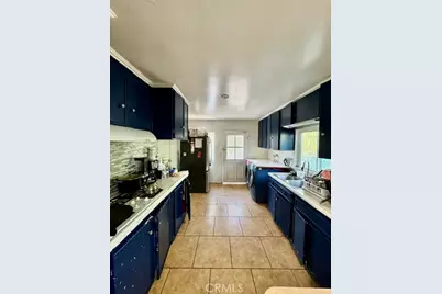 1199 W 38th Street, Los Angeles, CA 90037 - Photo 13