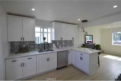 551 W 101 Street, Los Angeles, CA 90044 - Photo 11