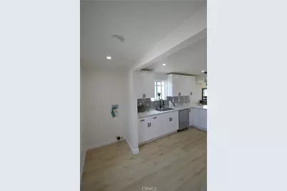 551 W 101 Street, Los Angeles, CA 90044 - Photo 19