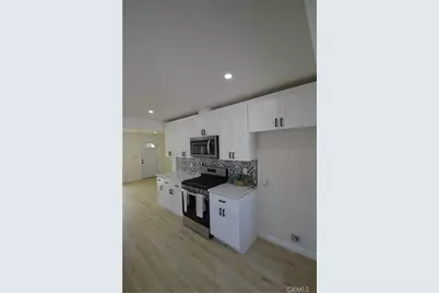 551 W 101 Street, Los Angeles, CA 90044 - Photo 21