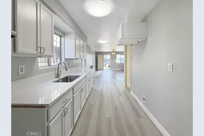 6927 Estrella Avenue, Los Angeles, CA 90044 - Photo 7