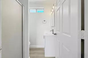 6927 Estrella Ave, Los Angeles, CA 90044 - Photo 15