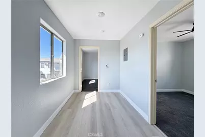 6927 Estrella Avenue, Los Angeles, CA 90044 - Photo 13