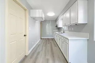 6927 Estrella Ave, Los Angeles, CA 90044 - Photo 5