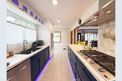555 Hickory Lane, Pasadena, CA 91103 - Photo 9