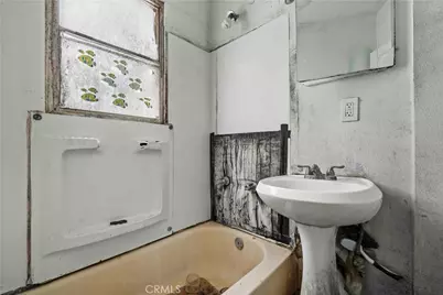 1023 De Garmo Drive, Los Angeles, CA 90063 - Photo 21