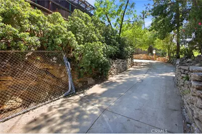 10064 Sunland Boulevard, Sunland, CA 91040 - Photo 9
