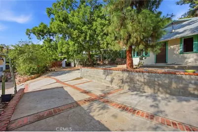 10064 Sunland Boulevard, Sunland, CA 91040 - Photo 21