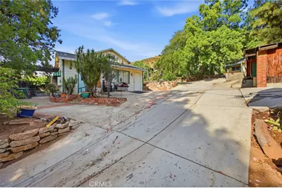 10064 Sunland Boulevard, Sunland, CA 91040 - Photo 3