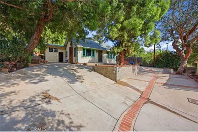 10064 Sunland Boulevard, Sunland, CA 91040 - Photo 19