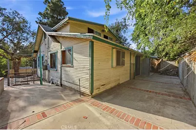 10064 Sunland Boulevard, Sunland, CA 91040 - Photo 25