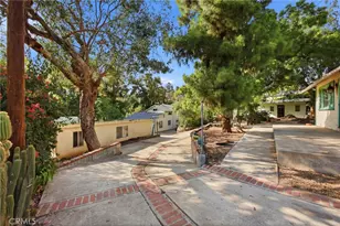 10064 Sunland Blvd, Sunland, CA 91040 - Photo 23