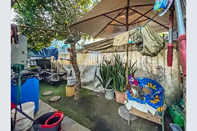348 W Vernon Avenue, Los Angeles, CA 90037 - Photo 17
