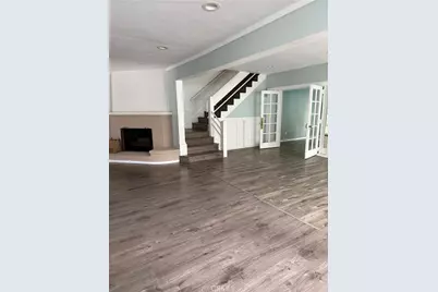 22814 Collins, Woodland Hills, CA 91367 - Photo 5