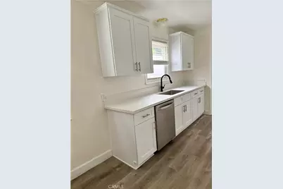 22814 Collins, Woodland Hills, CA 91367 - Photo 3