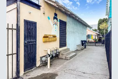 348 W Vernon Avenue, Los Angeles, CA 90037 - Photo 27