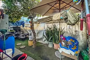 348 W Vernon Ave, Los Angeles, CA 90037 - Photo 35