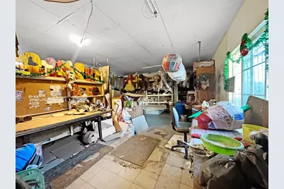 348 W Vernon Avenue, Los Angeles, CA 90037 - Photo 31