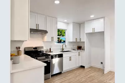 13345 Ottoman, Pacoima, CA 91331 - Photo 3