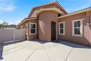 27708 Carlton Oaks St, Murrieta, CA 92562 - Photo 7