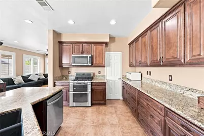 27708 Carlton Oaks Street, Murrieta, CA 92562 - Photo 21