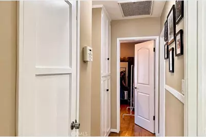 8734 Parrot Avenue, Downey, CA 90240 - Photo 13