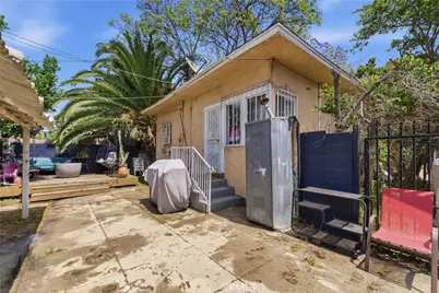 4211 S Flower, Los Angeles, CA 90037 - Photo 33