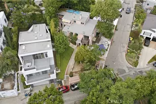 3901 De Longpre Ave, Los Angeles, CA 90027 - Photo 25
