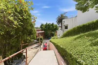 3901 De Longpre Avenue, Los Angeles, CA 90027 - Photo 23