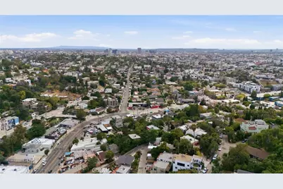 3901 De Longpre Avenue, Los Angeles, CA 90027 - Photo 37