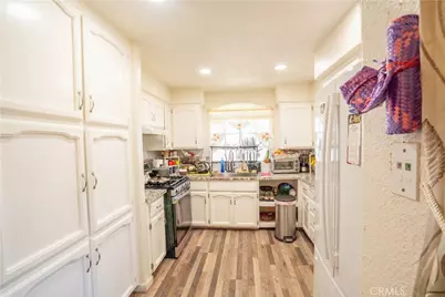 2380 S Holly Ave, Fresno, CA 93706 - Photo 7