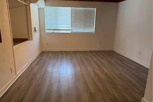 22814 Collins, Woodland Hills, CA 91367 - Photo 17