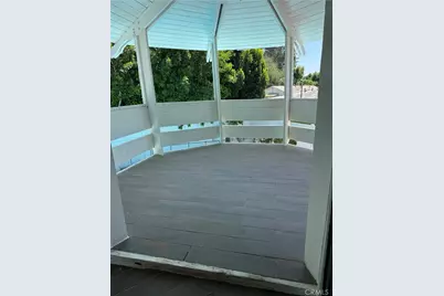 22814 Collins, Woodland Hills, CA 91367 - Photo 15