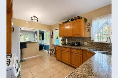 8617 Ivy Street, Los Angeles, CA 90002 - Photo 9