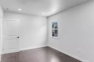 738 E 97th St, Los Angeles, CA 90002 - Photo 9