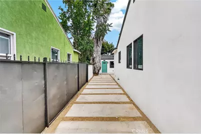 2106 W 94th, Los Angeles, CA 90047 - Photo 45