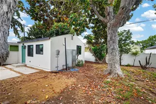 2106 W 94th Pl, Los Angeles, CA 90047 - Photo 43