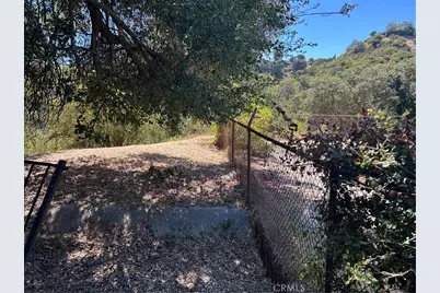 2451 Nalin Dr, Los Angeles, CA 90077 - Photo 9
