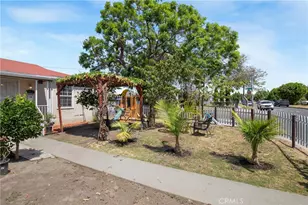 2011 N Grape, Compton, CA 90222 - Photo 9