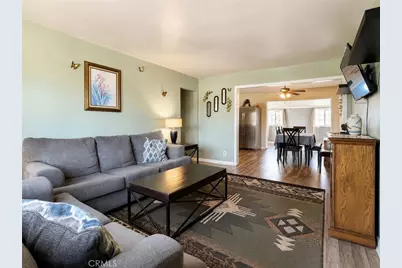 419 E 186th Street, Carson, CA 90746 - Photo 3