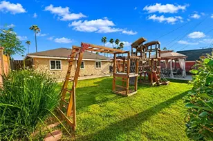 419 E 186th St, Carson, CA 90746 - Photo 15