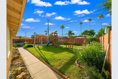 419 E 186th Street, Carson, CA 90746 - Photo 17