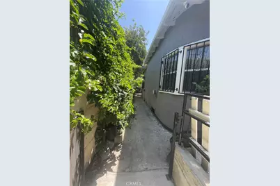 6214 S Western, Los Angeles, CA 90047 - Photo 23