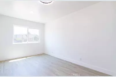 1035 W 107th, Los Angeles, CA 90044 - Photo 11
