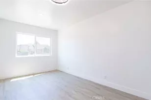 1035 W 107th, Los Angeles, CA 90044 - Photo 11