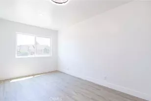 1035 W 107th, Los Angeles, CA 90044 - Photo 11