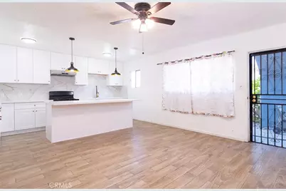 1035 W 107th, Los Angeles, CA 90044 - Photo 15