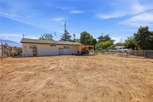 12394 16th St, Yucaipa, CA 92399 - Photo 9