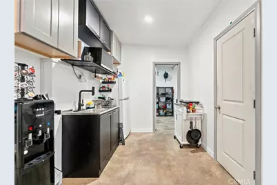 1113 E 85th, Los Angeles, CA 90001 - Photo 9